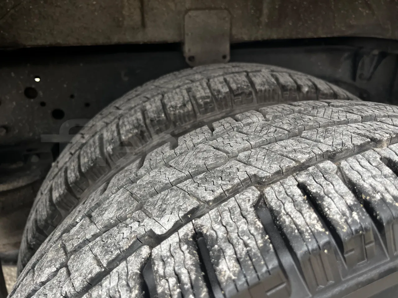 Iveco Daily A65C18 - EUR6 - 129kW - 7.686m - tread condition third axle tires right