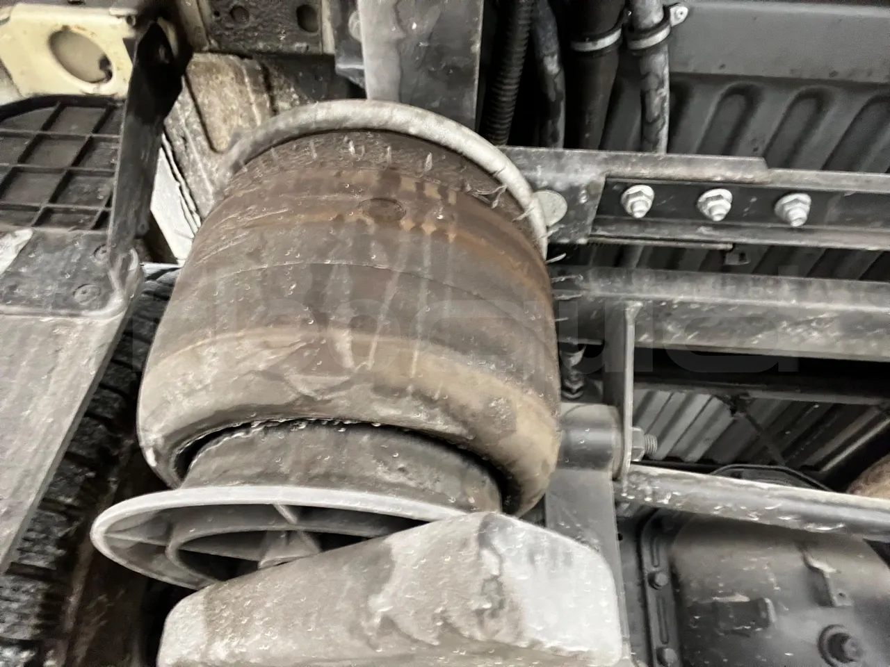 Iveco Daily A65C18 - EUR6 - 129kW - 7.686m - axle 2 shock absorbers 1 left