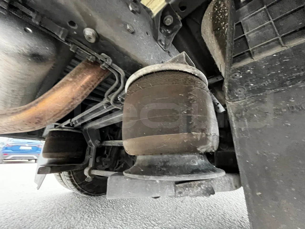 Iveco Daily A65C18 - EUR6 - 129kW - 7.686m - axle 2 shock absorbers 2 left