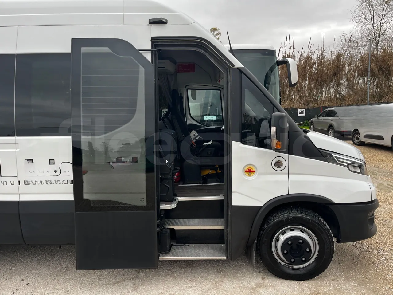 Iveco Daily A65C18 - EUR6 - 129kW - 7.686m - under carpet photo