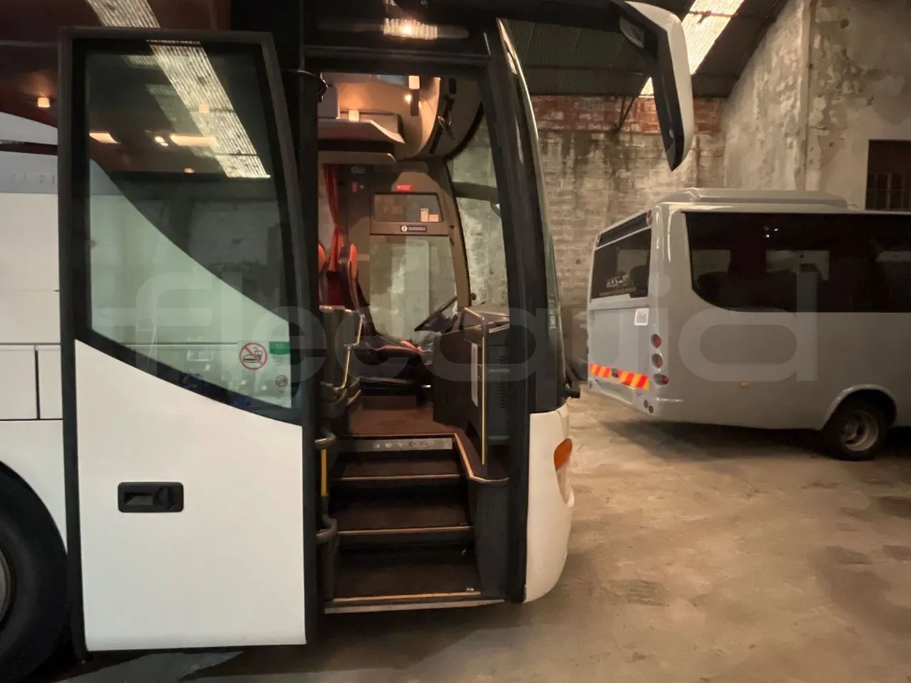 Setra S416 GT-HD - Euro5 - 315kW - 13.020mt - front door 1 open