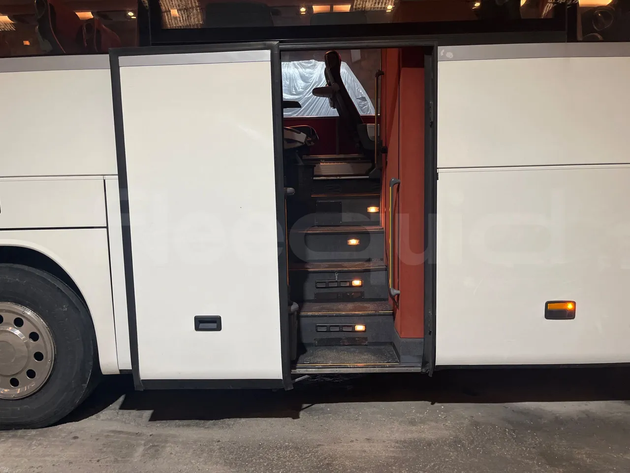 Setra S416 GT-HD - Euro5 - 315kW - 13.020mt - front door 2 open