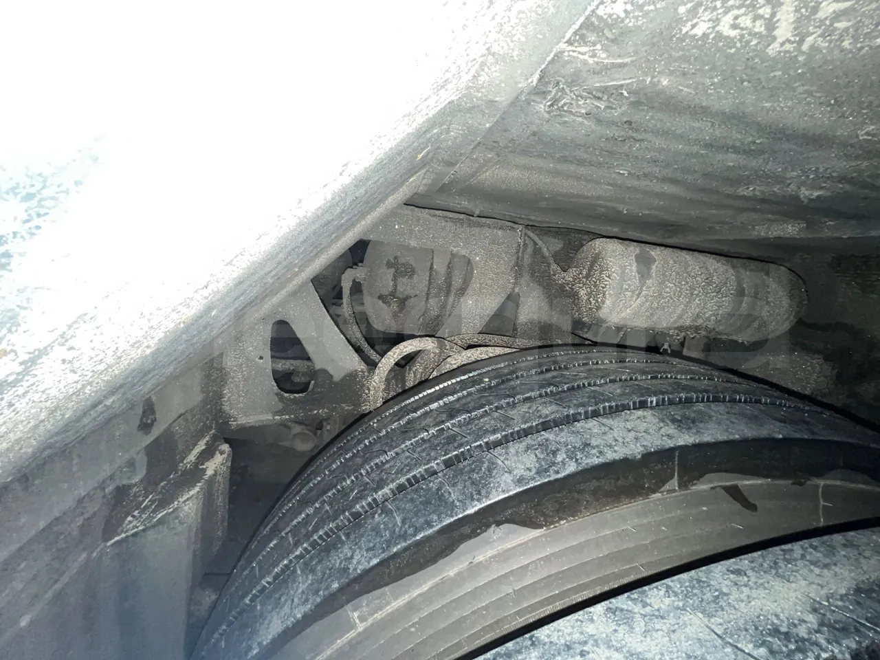 Setra S416 GT-HD - Euro5 - 315kW - 13.020mt - axel 3 caliper brakes left