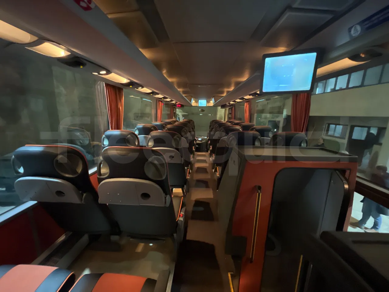 Setra S416 GT-HD - Euro5 - 315kW - 13.020mt - forward view middle aisle