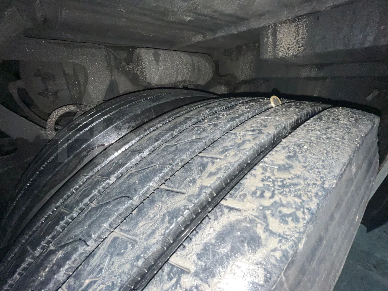 Setra S416 GT-HD - Euro5 - 315kW - 13.020mt - tread condition second axle tires right