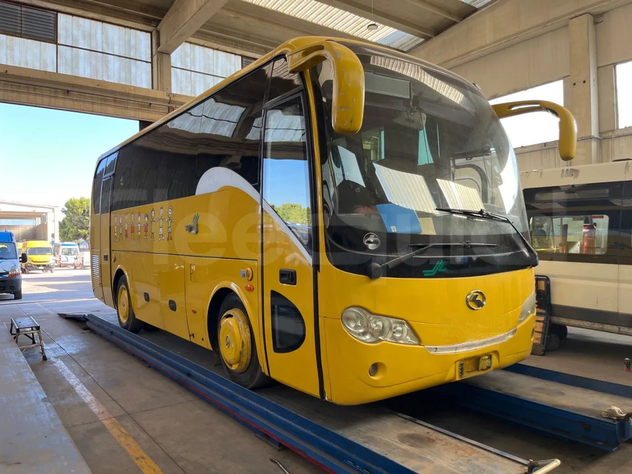 King Long XMQ6800 2AL1AA2B-EUR5-148Kw-7,995m - 3/4 front right doors (mandatory for bus to scrap)