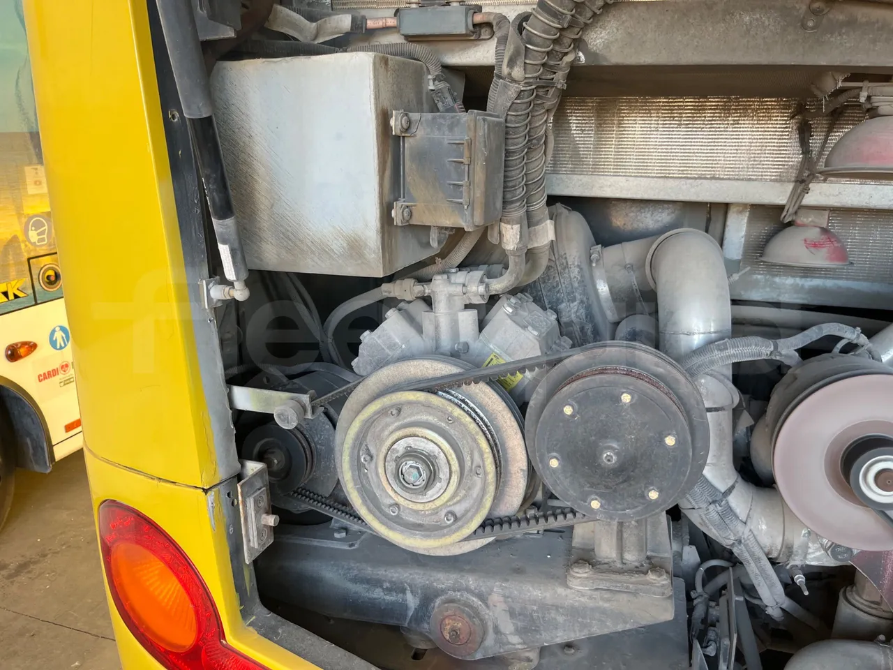 King Long XMQ6800 2AL1AA2B-EUR5-148Kw-7,995m - air conditioning compressor (mandatory for bus to scrap)