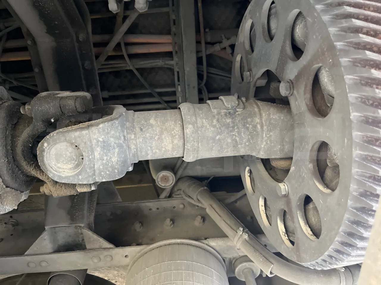King Long XMQ6800 2AL1AA2B-EUR5-148Kw-7,995m - driveshaft photo