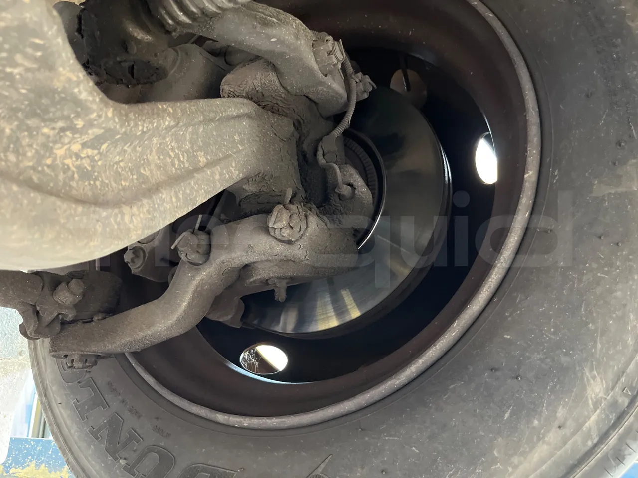 King Long XMQ6800 2AL1AA2B-EUR5-148Kw-7,995m - front discs left