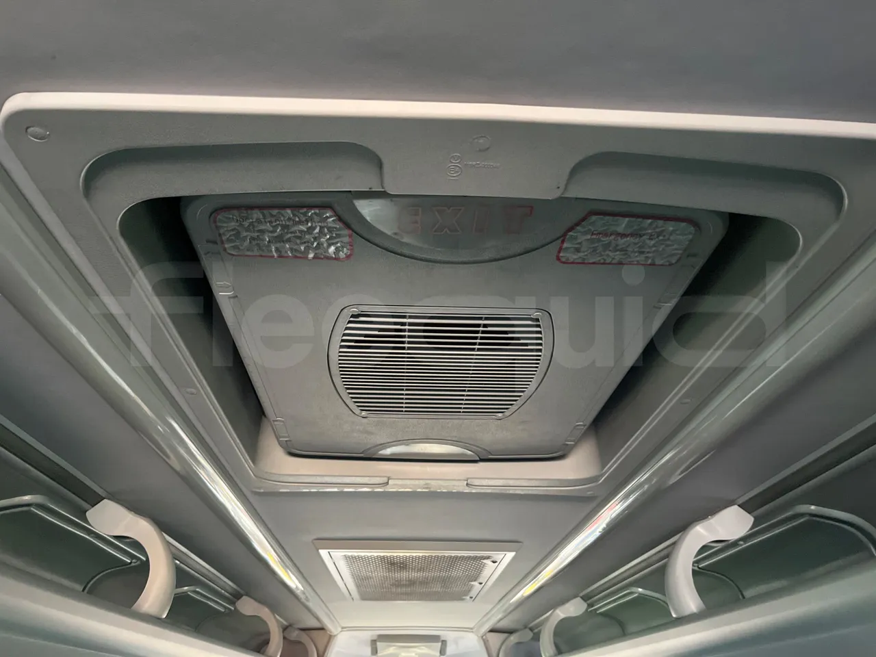King Long XMQ6800 2AL1AA2B-EUR5-148Kw-7,995m - roof hatch 1