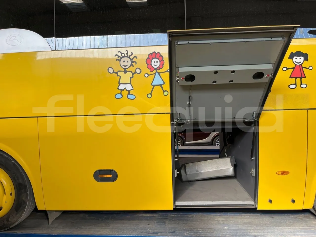 King Long XMQ6800 2AL1AA2B-EUR5-148Kw-7,995m - luggage rack photo