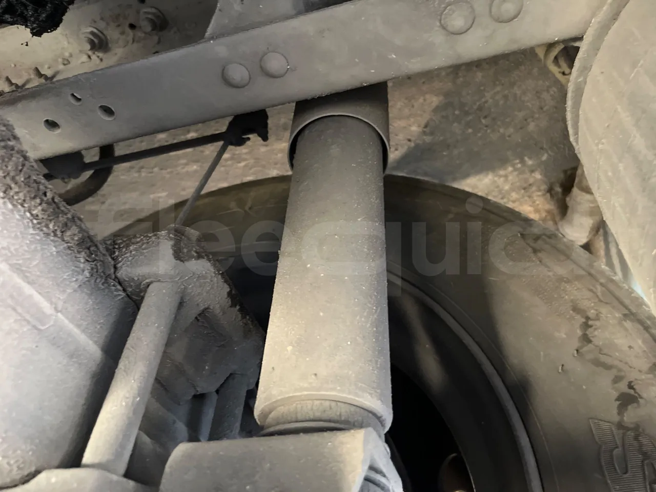 King Long XMQ6800 2AL1AA2B-EUR5-148Kw-7,995m - axle 2 shock absorbers 1 right