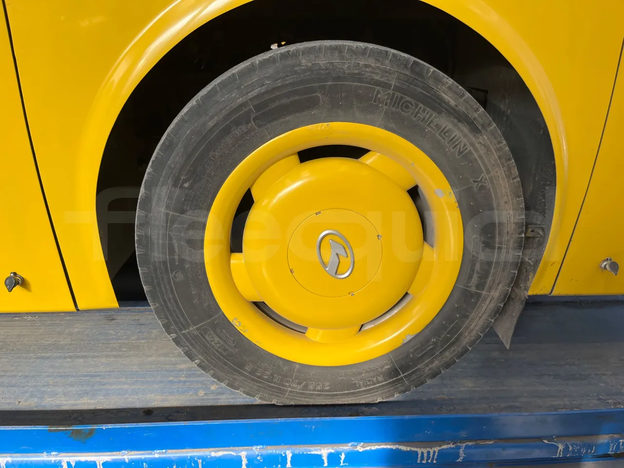 King Long XMQ6800 2AL1AA2B-EUR5-148Kw-7,995m - rear left tire photo