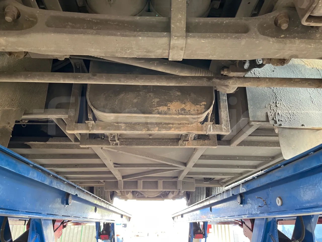 King Long XMQ6800 2AL1AA2B-EUR5-148Kw-7,995m - front axle central