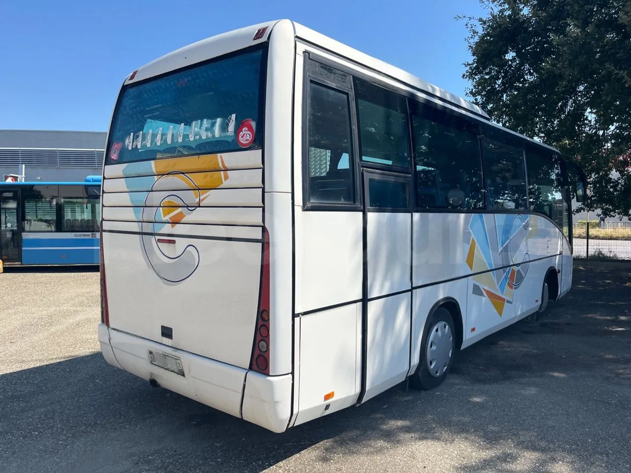Beulas Man Midistar 11 220HOCL/Euro2 -162Kw-8,665 Mt - 3/4 right rear doors closed