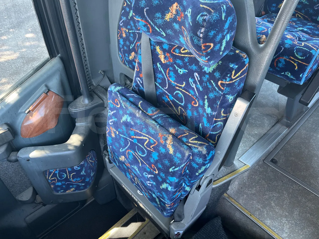Beulas Man Midistar 11 220HOCL/Euro2 -162Kw-8,665 Mt - hostess seat photo