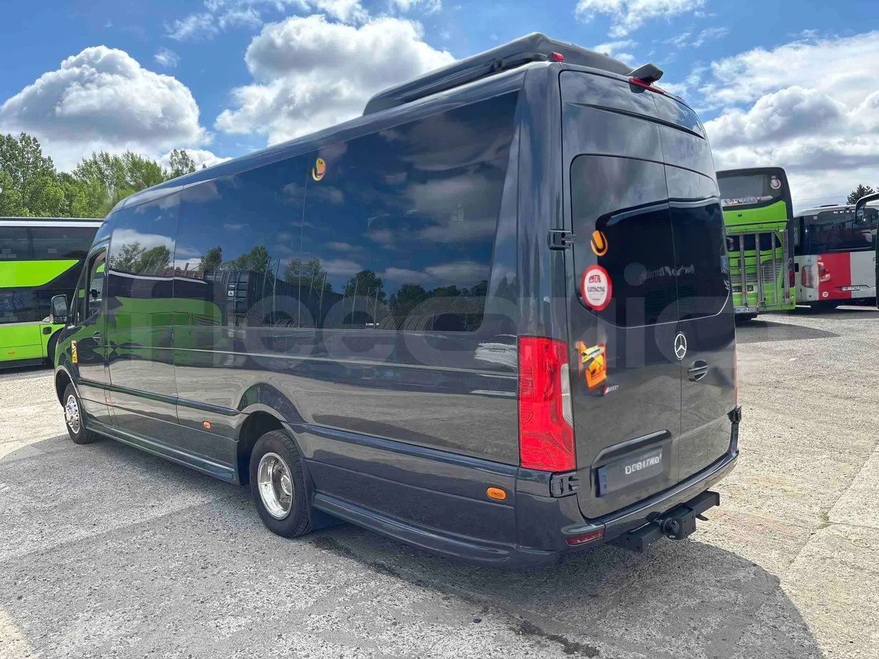 Mercedes-Benz Sprinter - 3/4 Rear Left Side