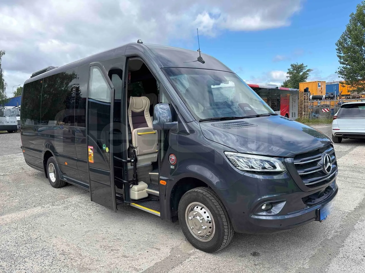 Mercedes-Benz Sprinter - 3/4 Front Right Side Doors Open