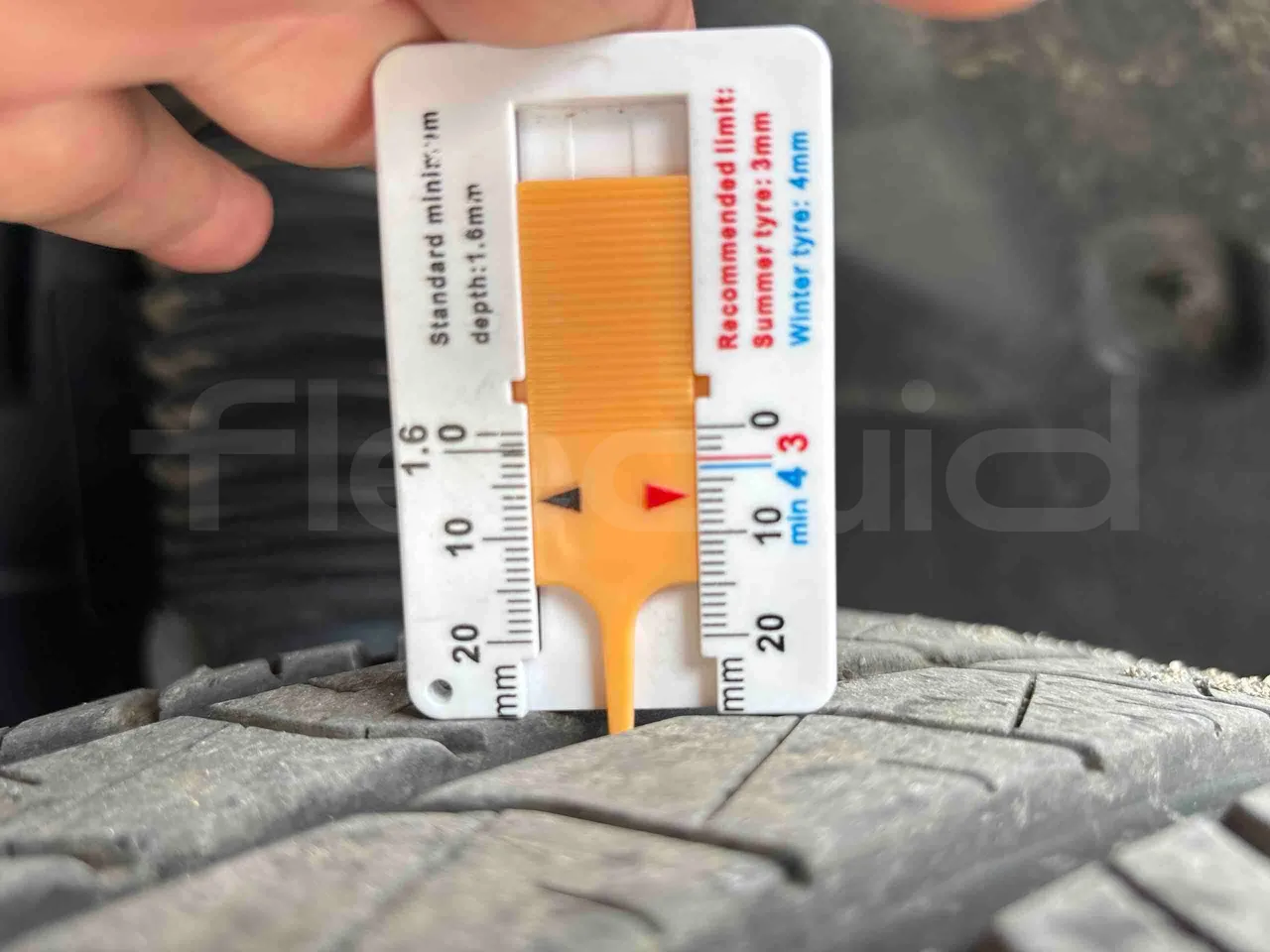 Mercedes-Benz Sprinter - Second Axle Left Side: Tyre Thickness
