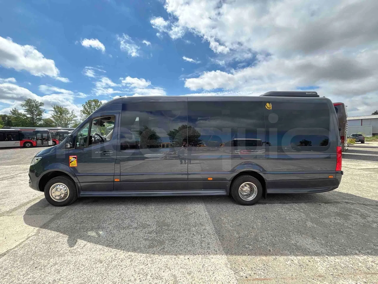 Mercedes-Benz Sprinter - Left Side