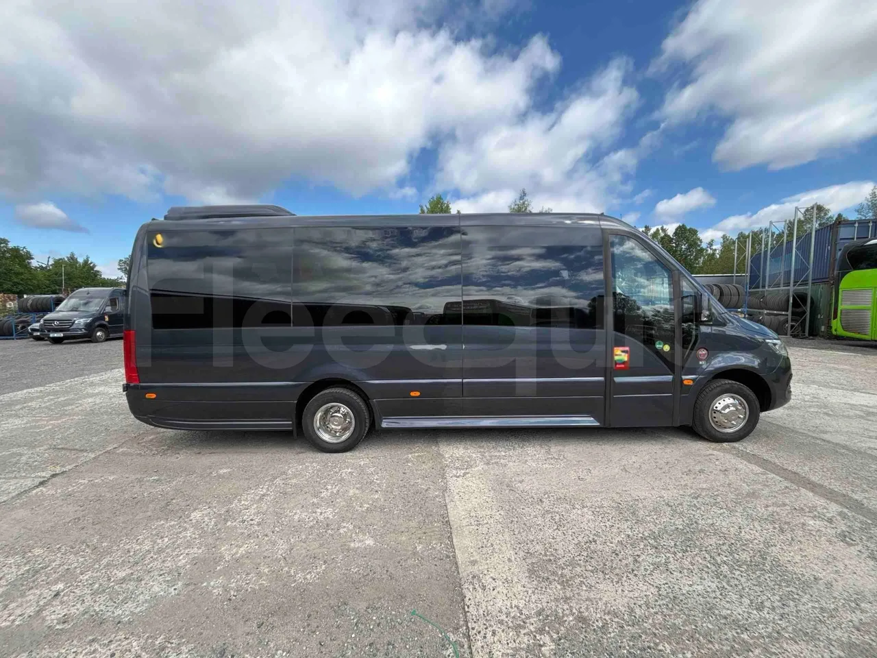 Mercedes-Benz Sprinter - Right Side