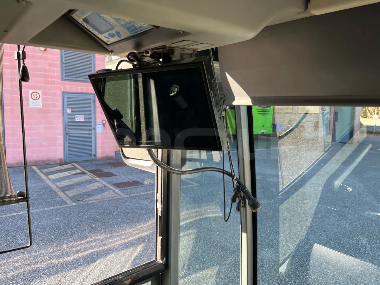 Mercedes-Benz Conecto 628B02-BD1GKEB - Euro 6 - 265 Kw - 17.956 Mt - radio accessories photo