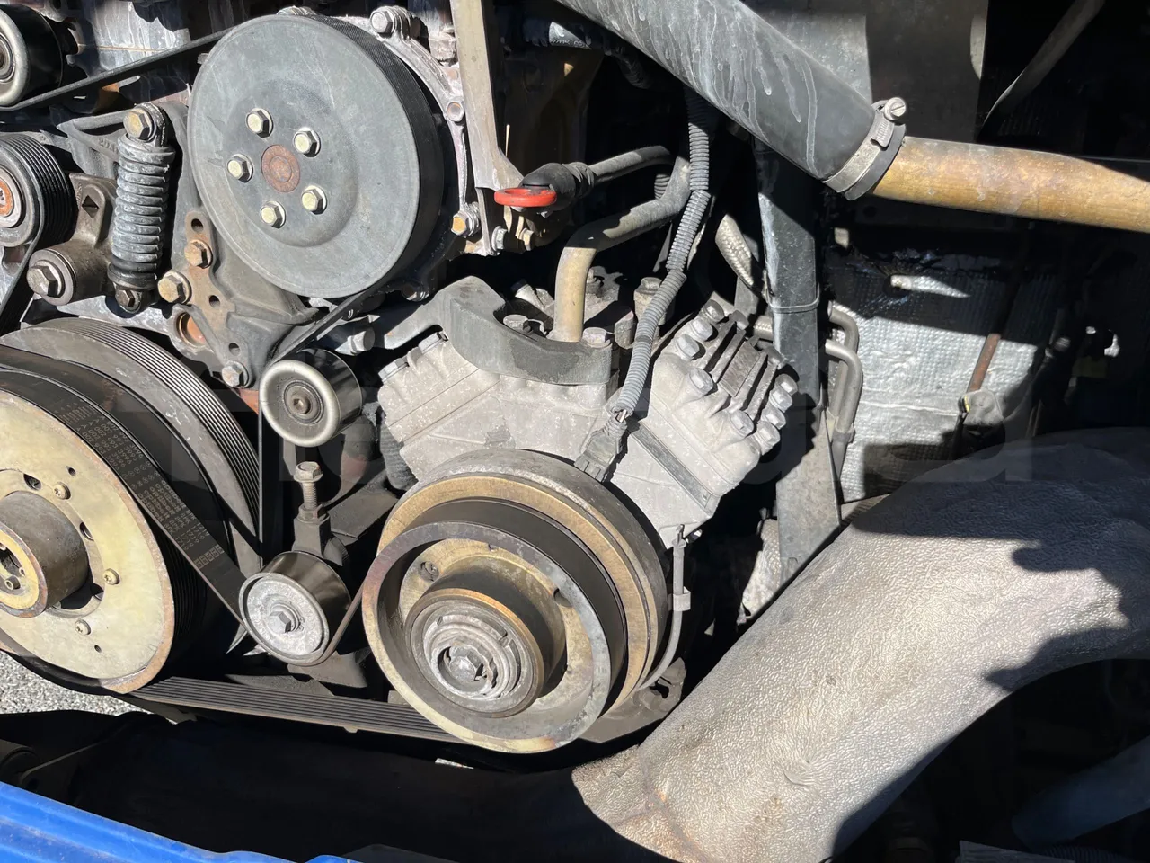 Mercedes-Benz Conecto 628B02-BD1GKEB - Euro 6 - 265 Kw - 17.956 Mt - air conditioning compressor