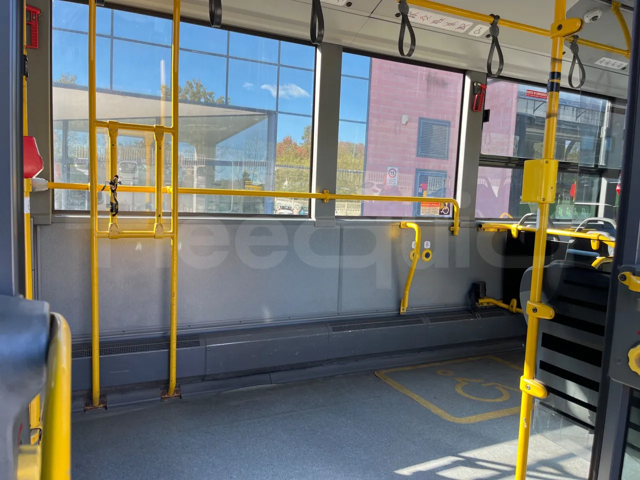 Mercedes-Benz Conecto 628B02-BD1GKEB - Euro 6 - 265 Kw - 17.956 Mt - disabled area photo