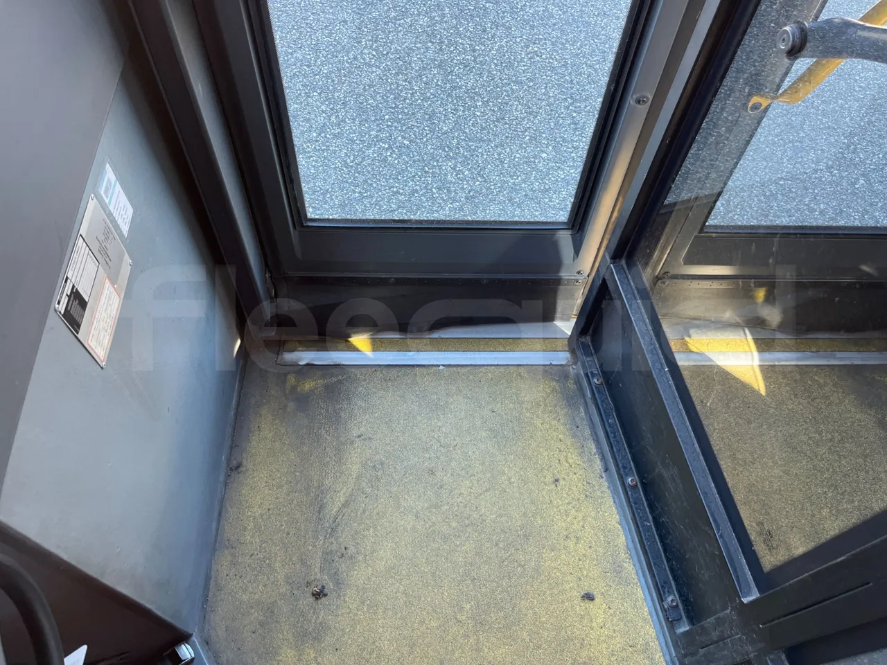 Mercedes-Benz Conecto 628B02-BD1GKEB - Euro 6 - 265 Kw - 17.956 Mt - door mechanism photo