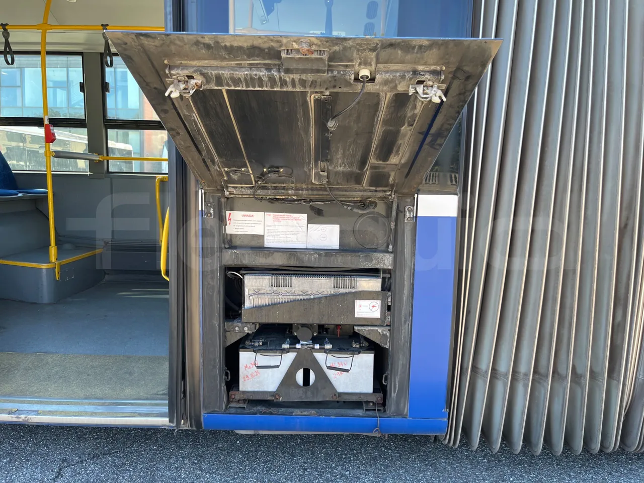 Mercedes-Benz Conecto 628B02-BD1GKEB - Euro 6 - 265 Kw - 17.956 Mt - external compartments photo