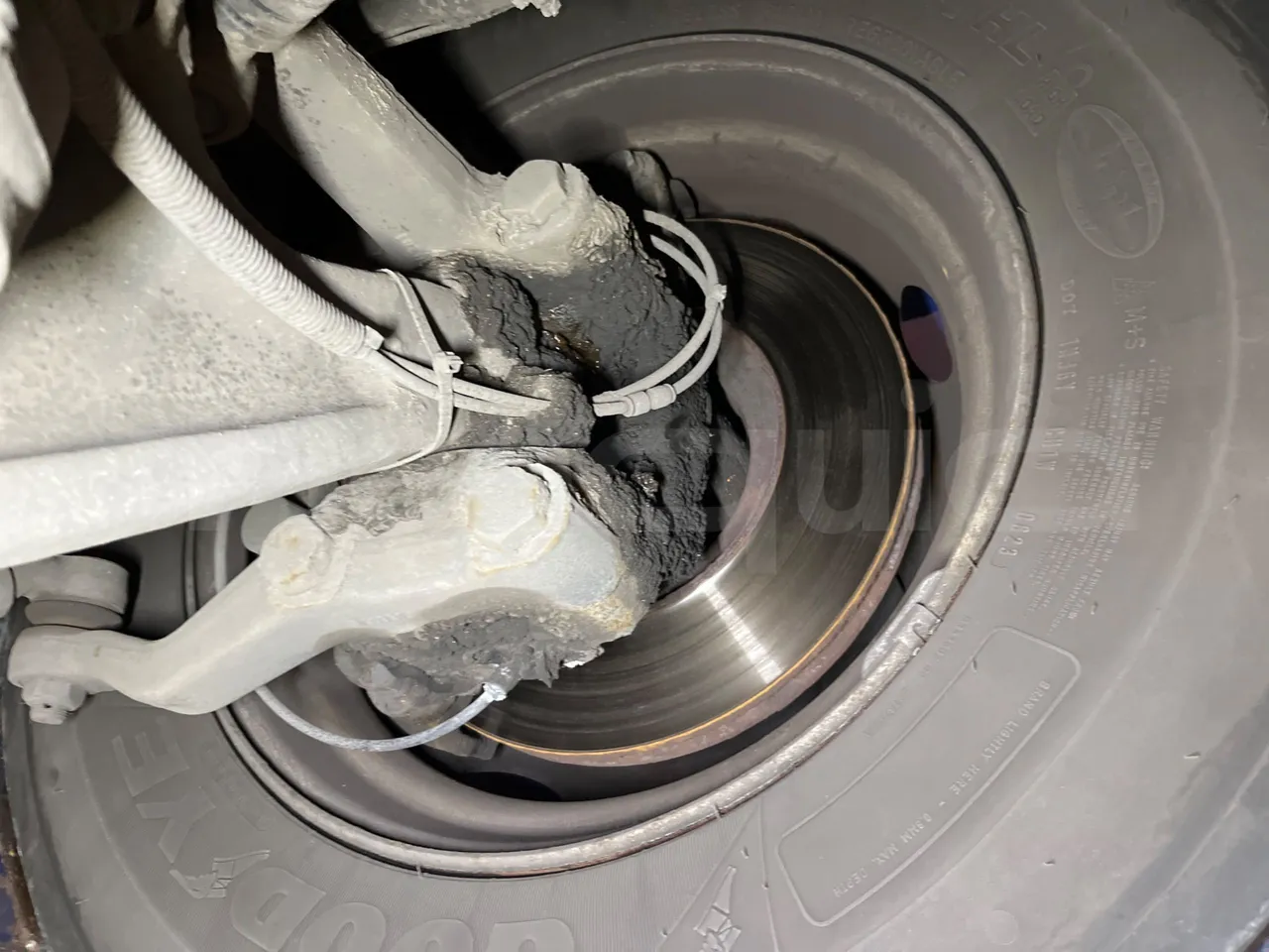 Mercedes-Benz Conecto 628B02-BD1GKEB - Euro 6 - 265 Kw - 17.956 Mt - front discs left