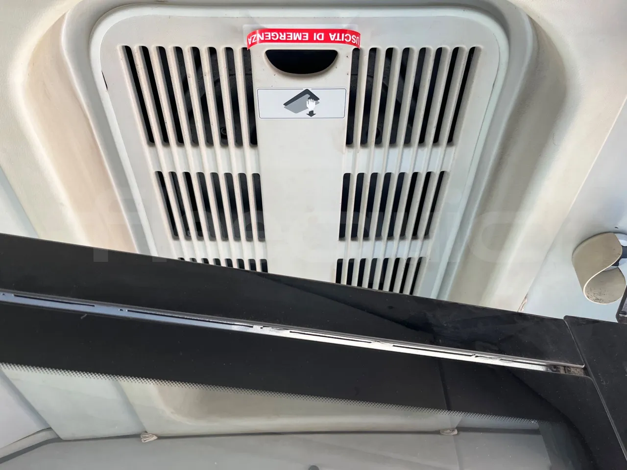 Mercedes-Benz Conecto 628B02-BD1GKEB - Euro 6 - 265 Kw - 17.956 Mt - roof hatch 3