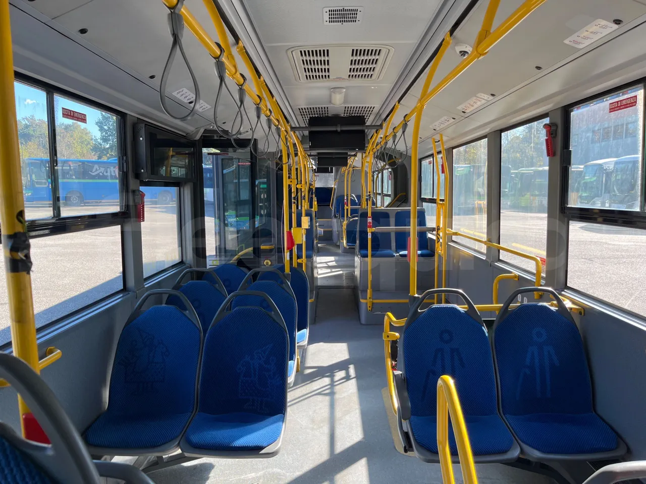 Mercedes-Benz Conecto 628B02-BD1GKEB - Euro 6 - 265 Kw - 17.956 Mt - interior reverse seats driver height