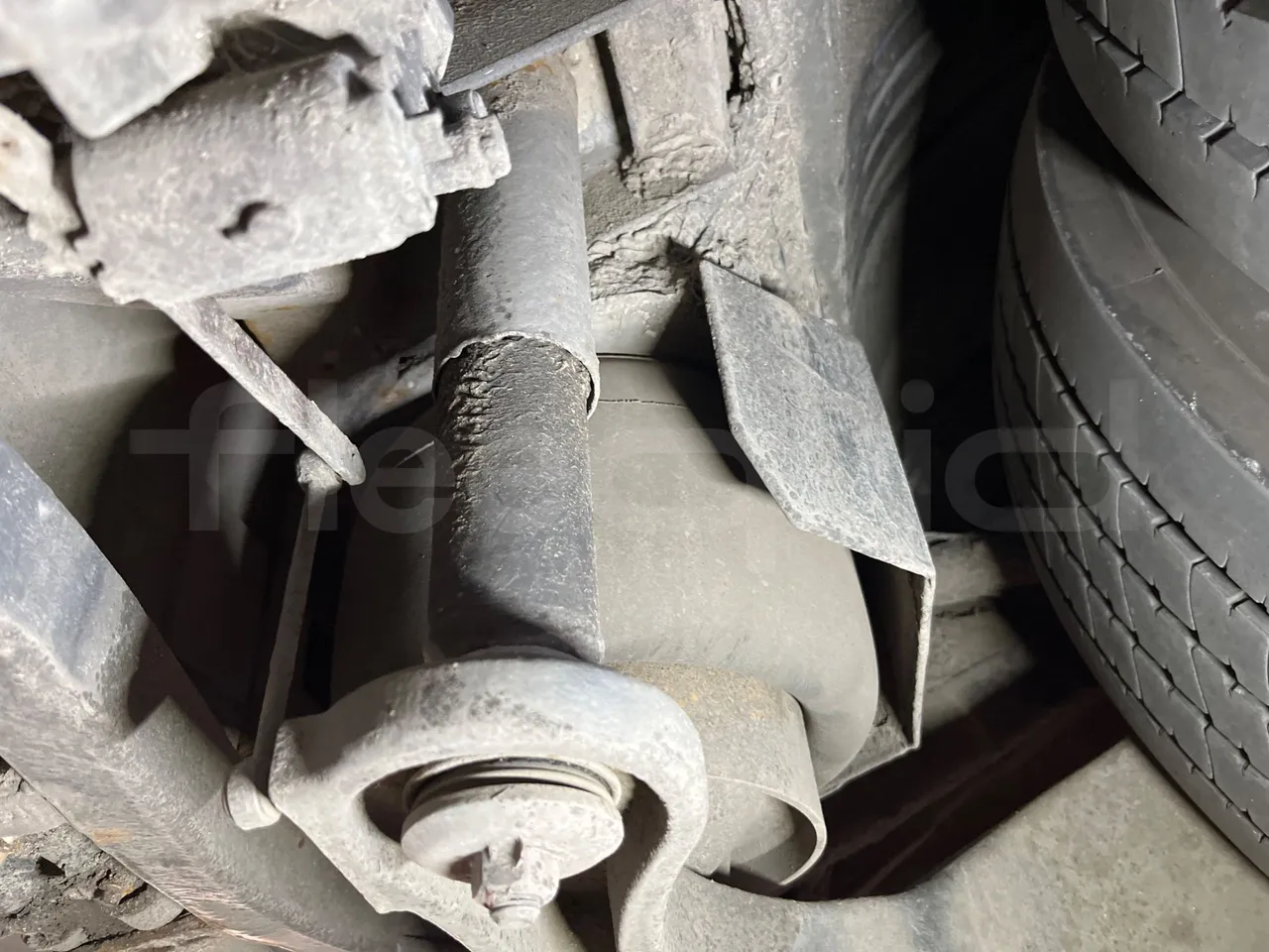 Mercedes-Benz Conecto 628B02-BD1GKEB - Euro 6 - 265 Kw - 17.956 Mt - axel 3 shock absorbers 1 left