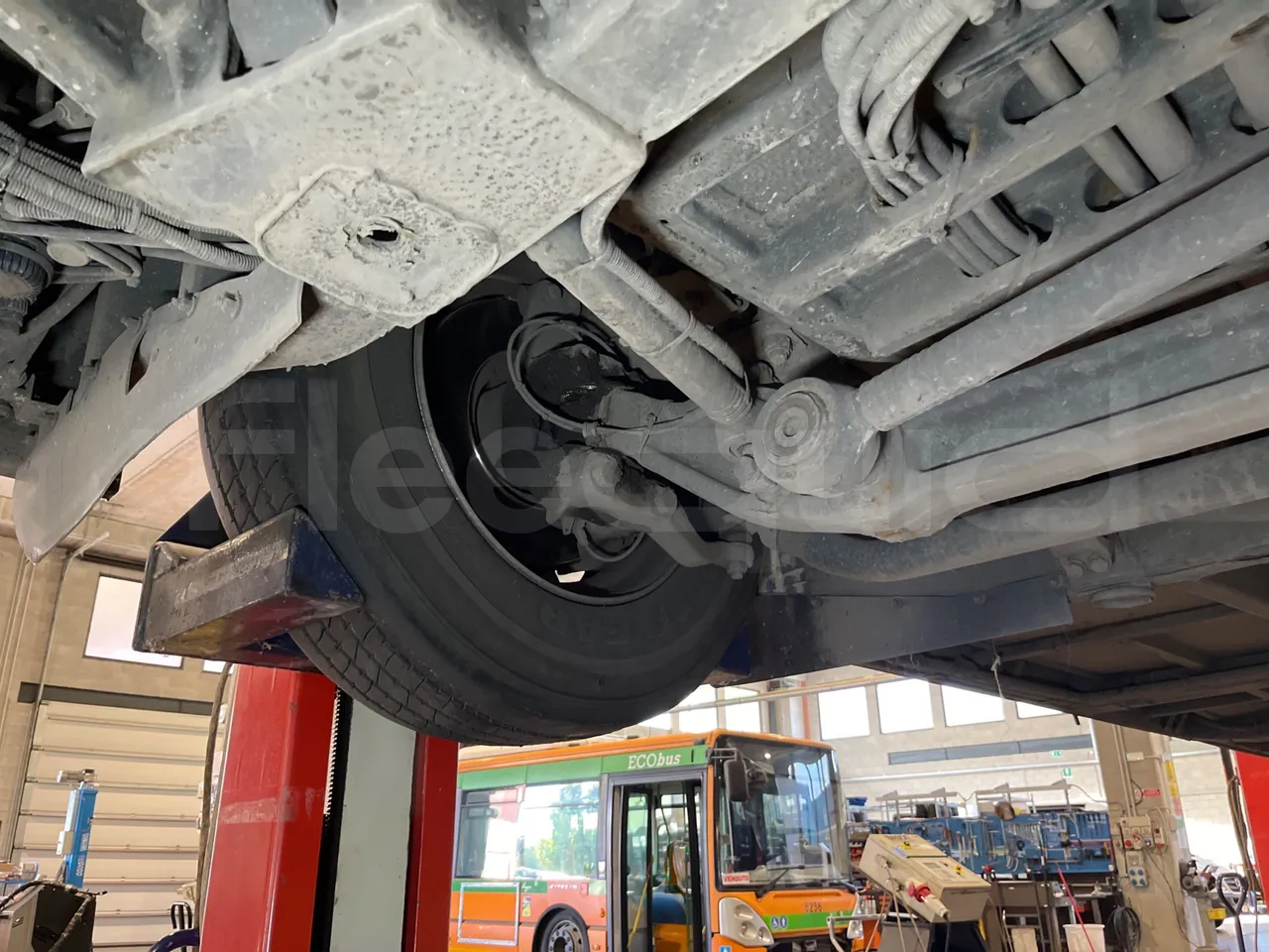 Mercedes-Benz Conecto 628B02-BD1GKEB - Euro 6 - 265 Kw - 17.956 Mt - front axle right side