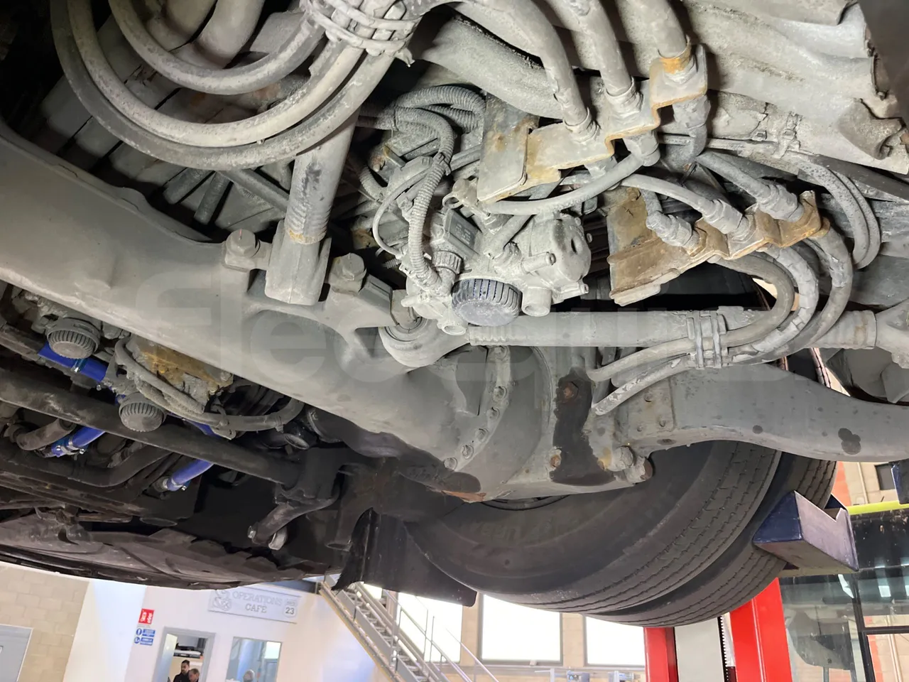 Mercedes-Benz Conecto 628B02-BD1GKEB - Euro 6 - 265 Kw - 17.956 Mt - axle 3 left side