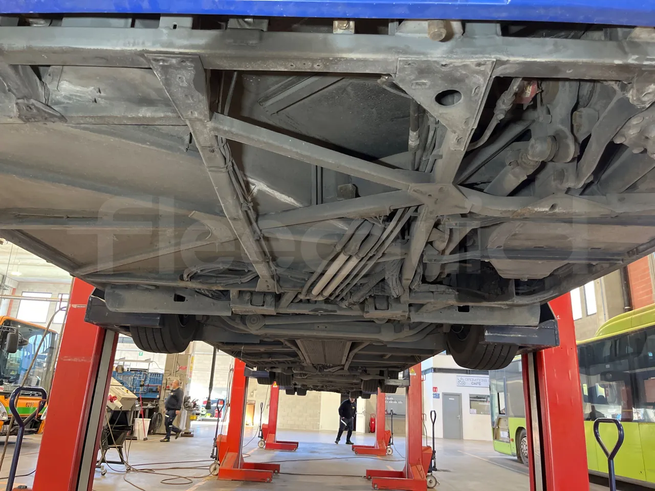 Mercedes-Benz Conecto 628B02-BD1GKEB - Euro 6 - 265 Kw - 17.956 Mt - front undercarriage from front