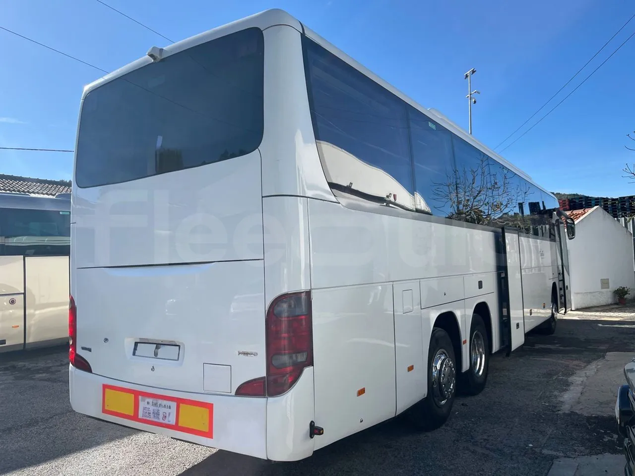 Setra S416 GT-HD - Euro5 - 315kW - 13mt - 3/4 right rear doors open