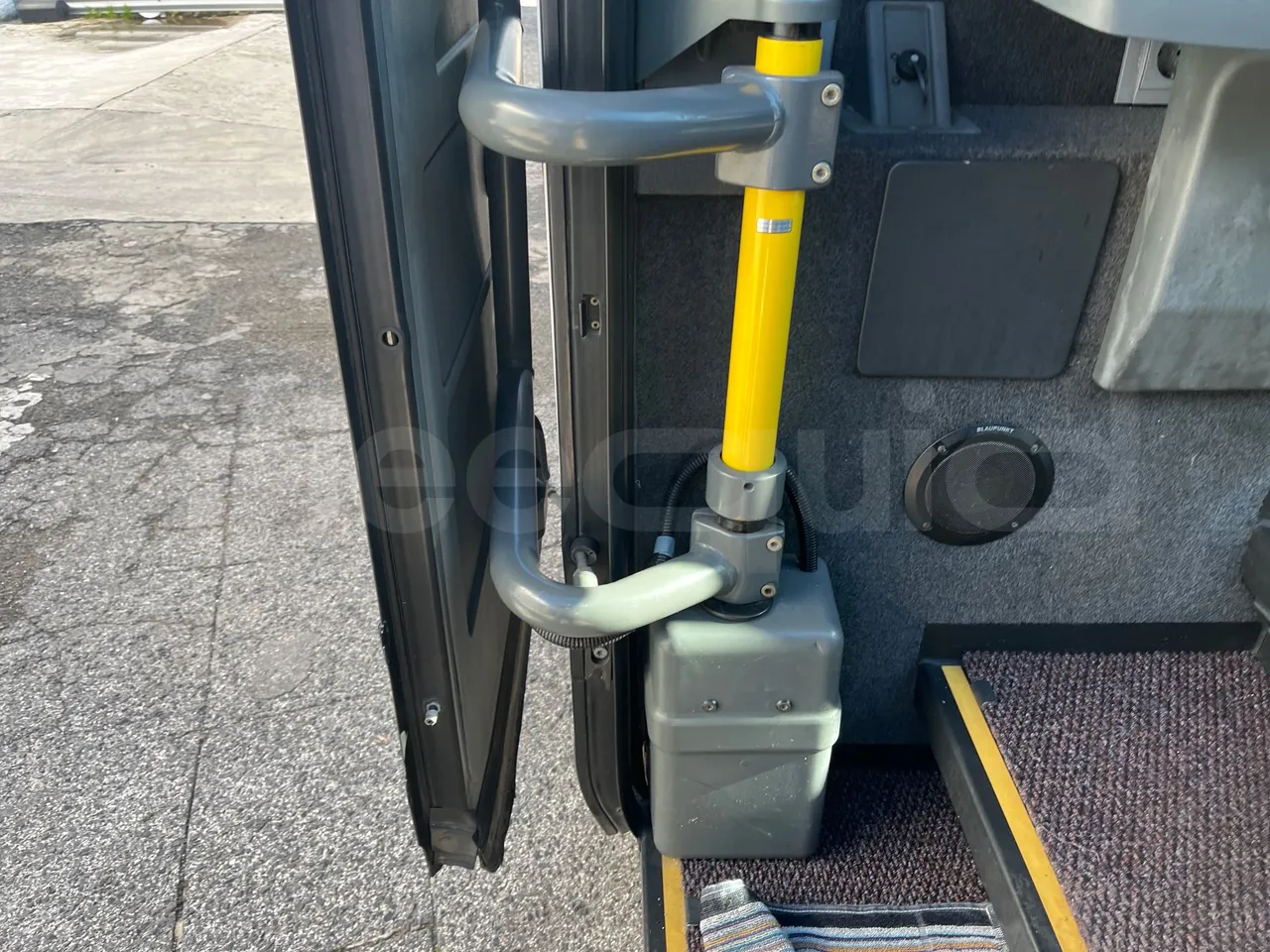 Setra S416 GT-HD - Euro5 - 315kW - 13mt - door mechanism photo