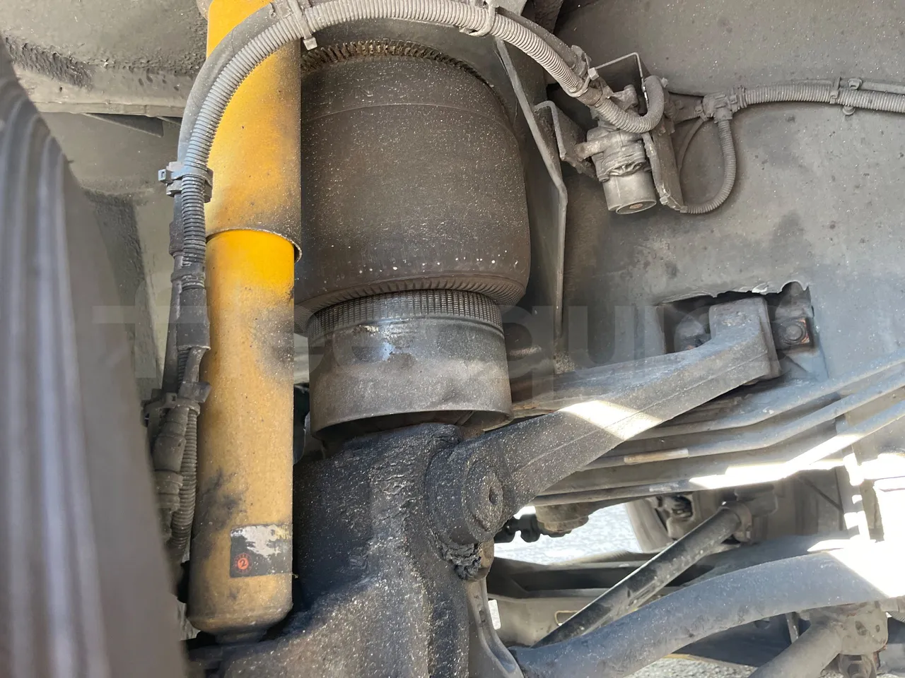 Setra S416 GT-HD - Euro5 - 315kW - 13mt - front air springs left