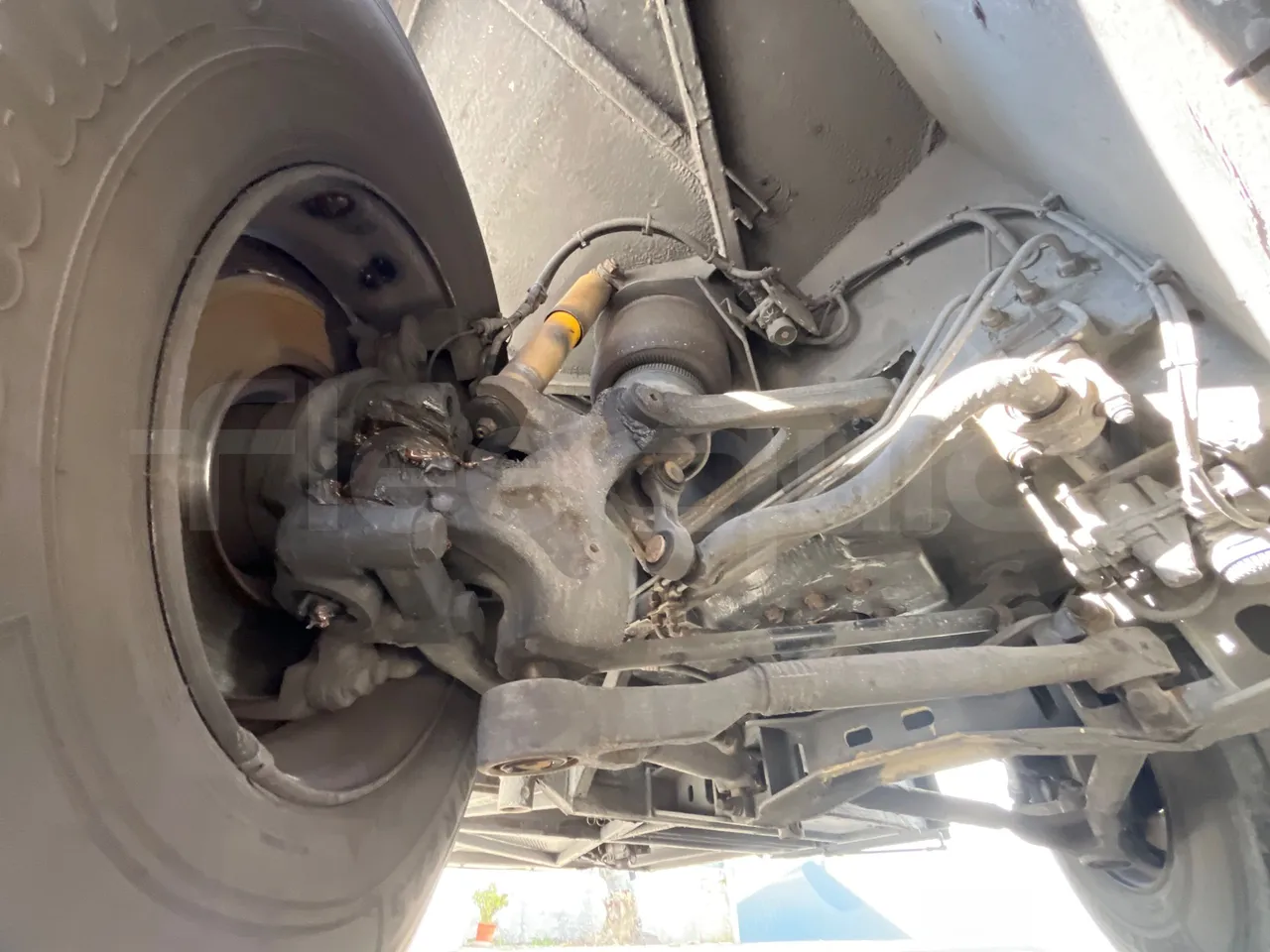 Setra S416 GT-HD - Euro5 - 315kW - 13mt - front shock absorbers left