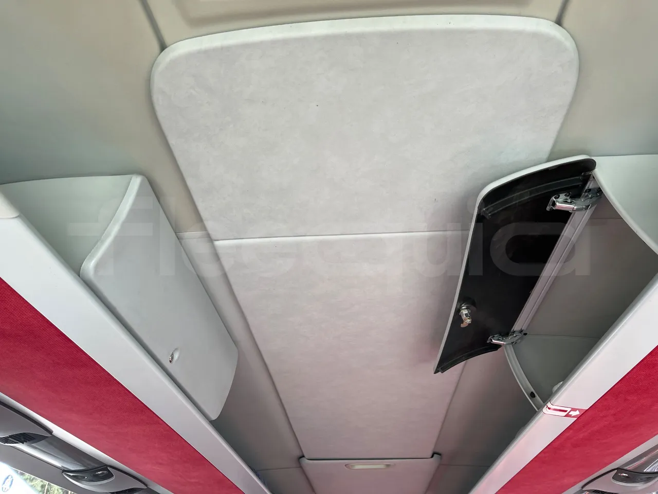 Setra S416 GT-HD - Euro5 - 315kW - 13mt - overhead compartments photo