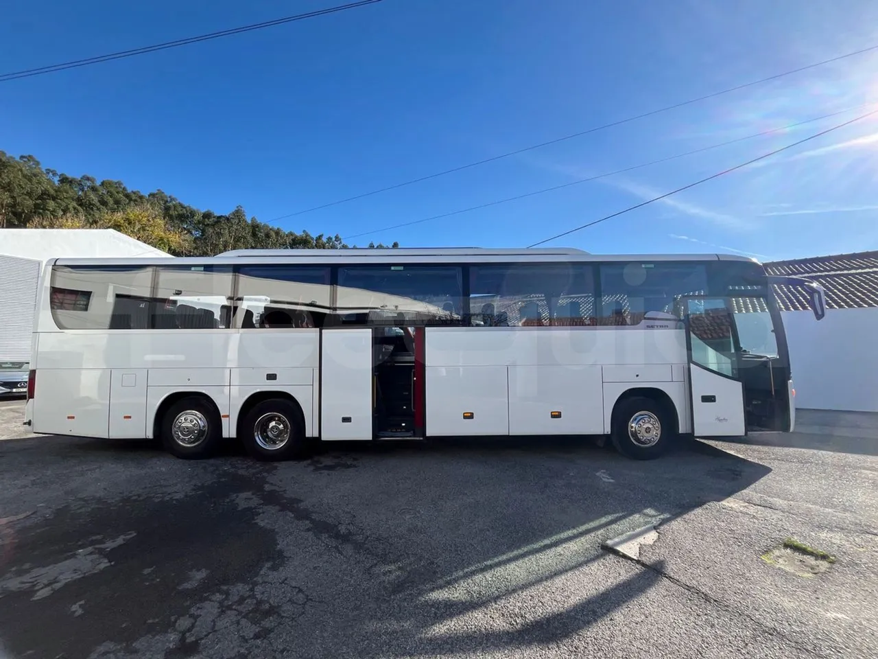Setra S416 GT-HD - Euro5 - 315kW - 13mt - right side doors open