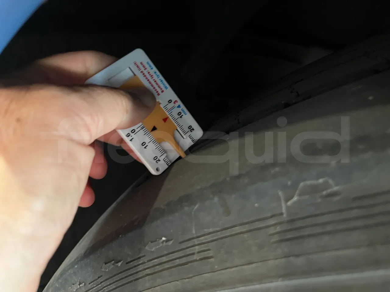 Iveco Crossway - First Axle Left Side: Tyre Thickness