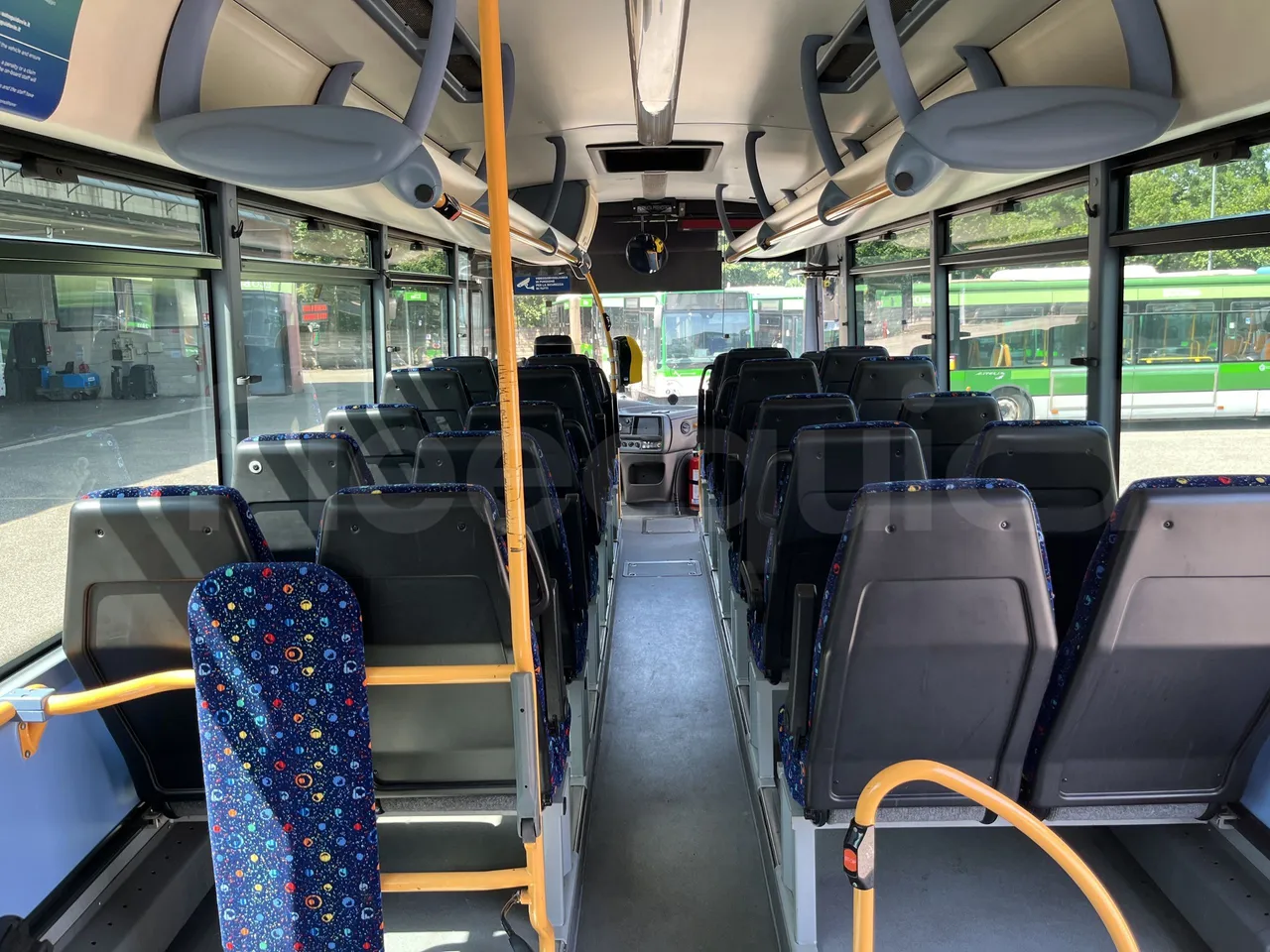 Iveco Crossway - Forward Seats From Middle Position