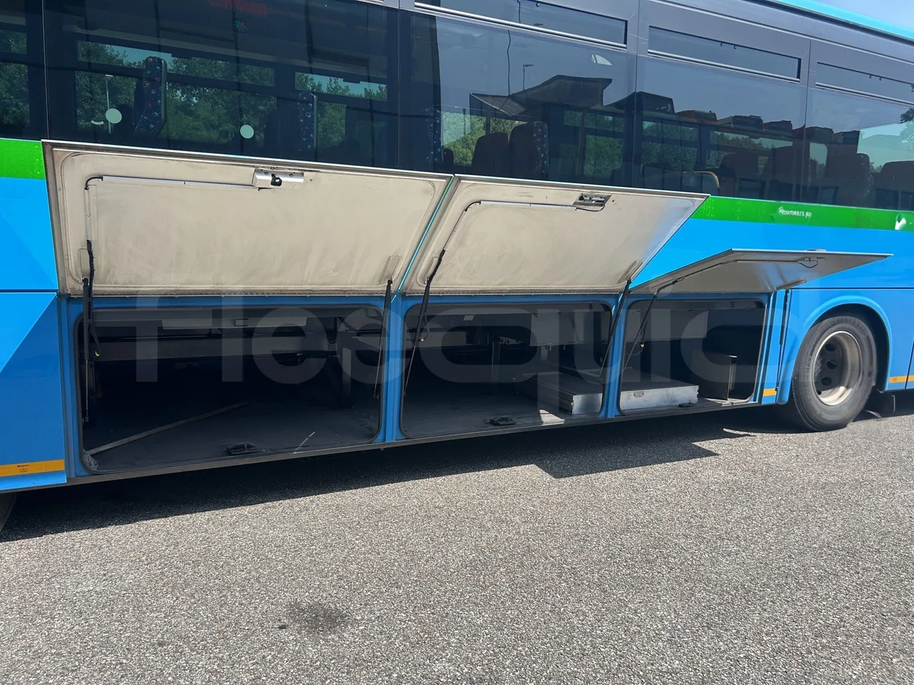 Iveco Crossway - Luggage Rack Left Side