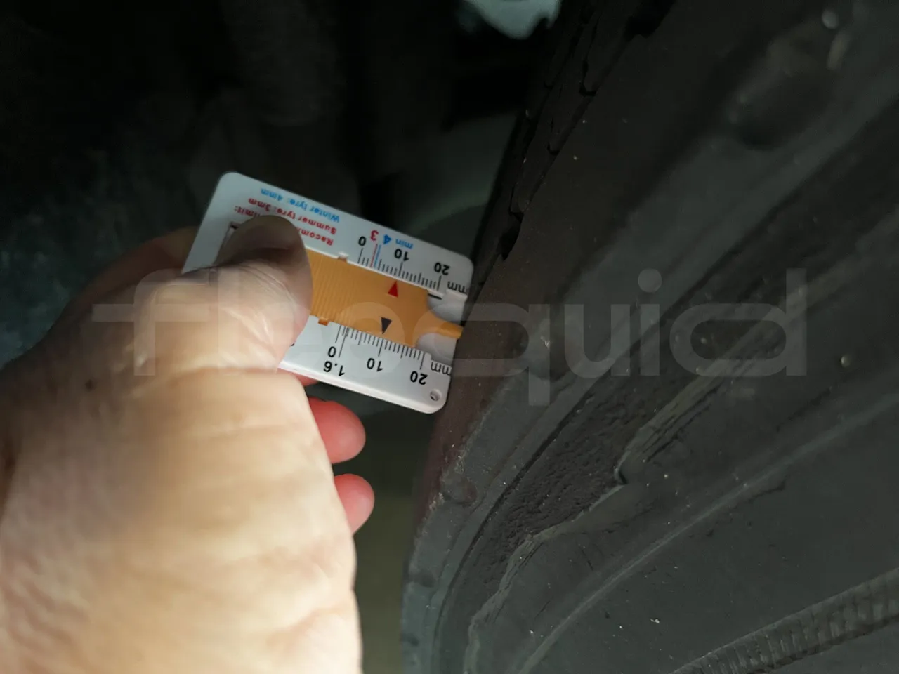 Iveco Crossway - Second Axle Left Side: Tyre Thickness