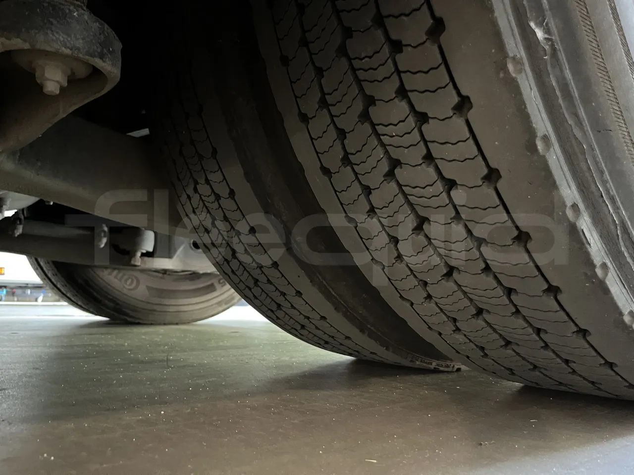 Iveco Crossway - Second Axle Left Side: Tyre Tread