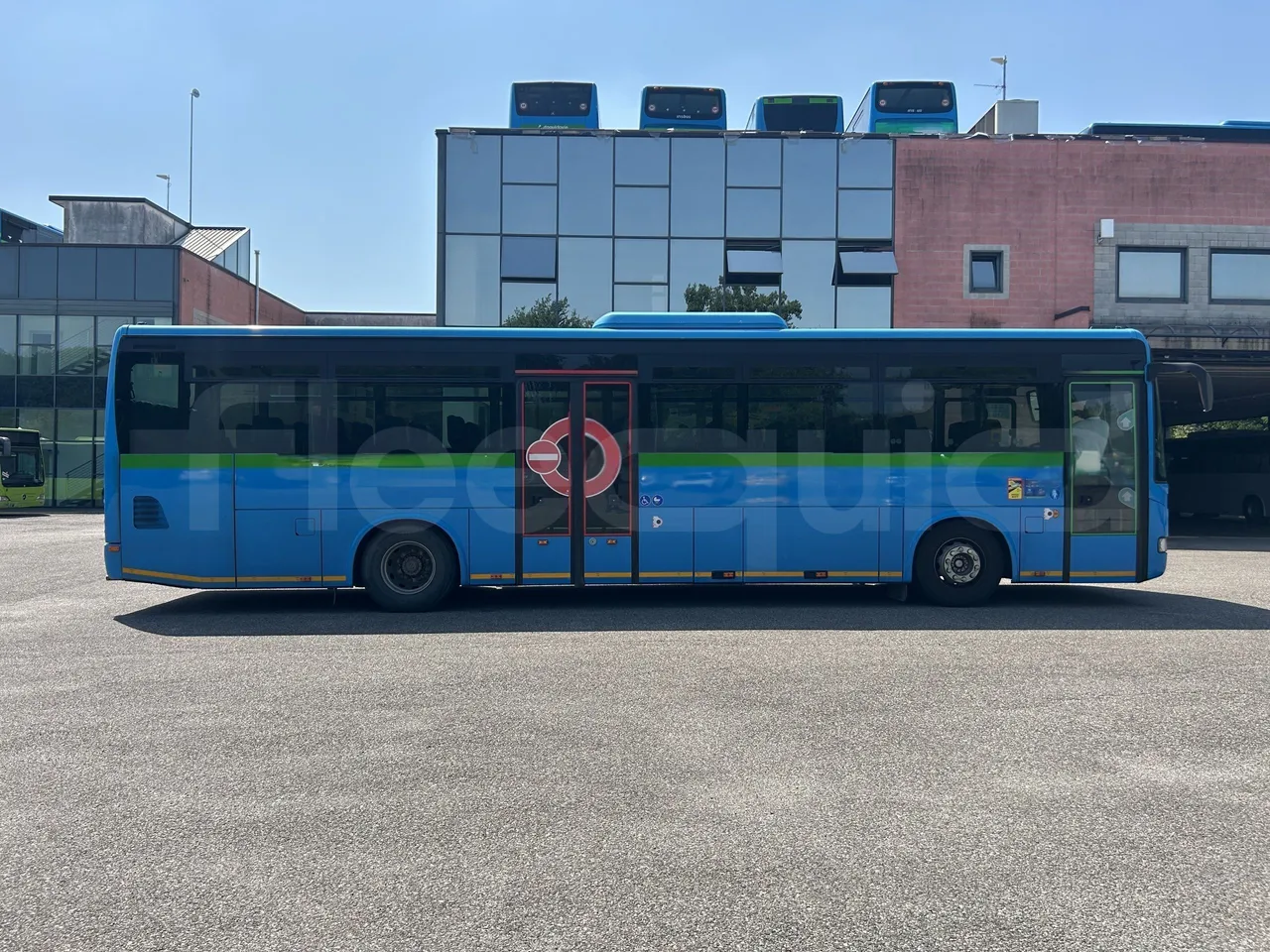 Iveco Crossway - Right Side