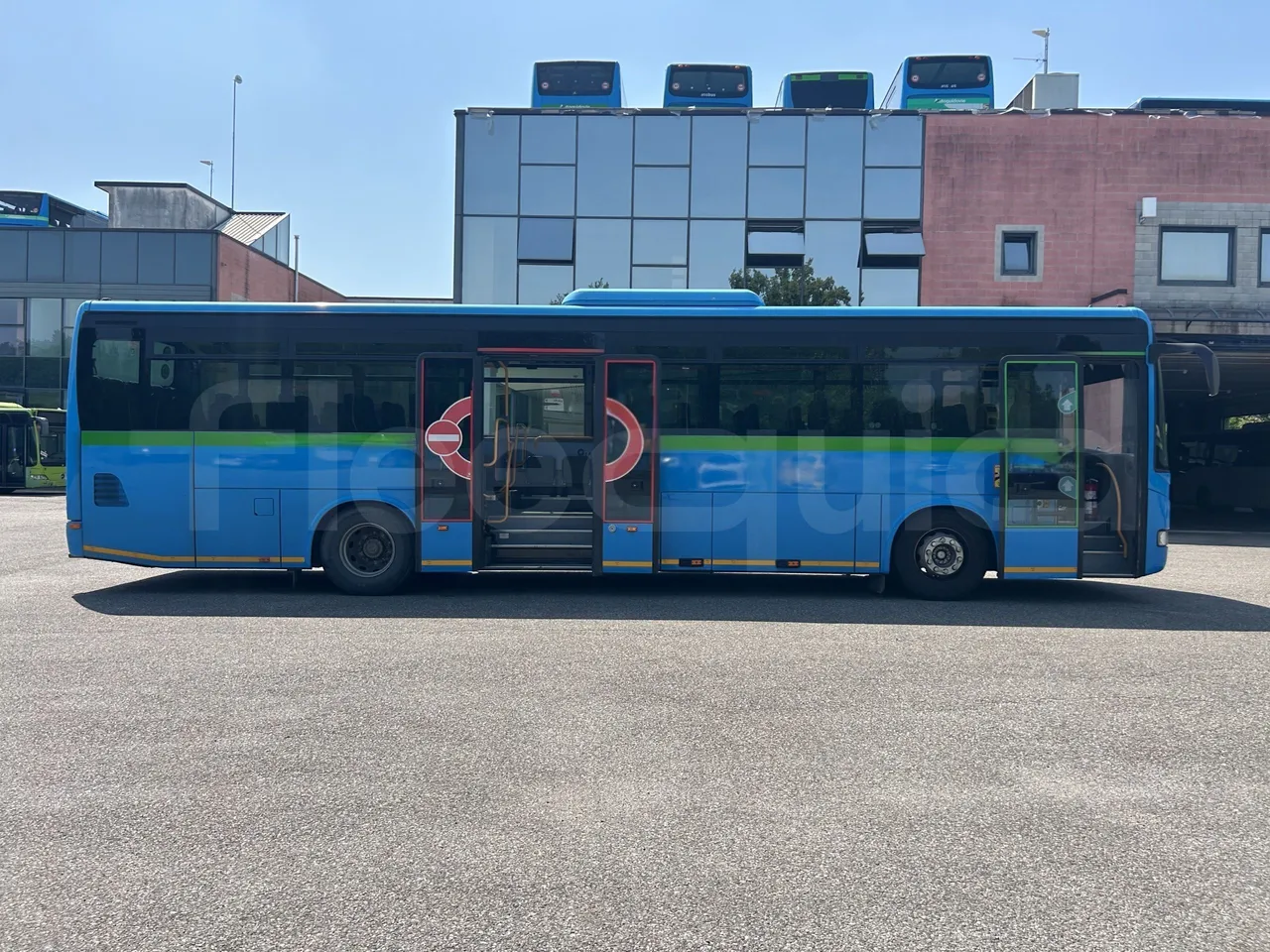 Iveco Crossway - Right Side Doors Open